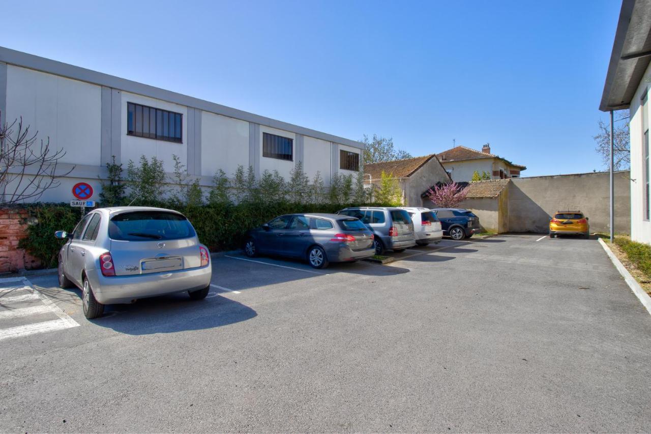 Expat Renting - L'original - La Cepiere - Parking